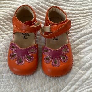 Livi  & Luca size 8 petal shoes(perfect for fall)